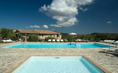 Charming Estate Decimo Mariano: Piscina, Proprietà, Tempo Libero, Ricorrere, Vacanza, Casa, Cielo, Acqua, Immobiliare, Costruzione