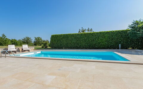 Poli Murvu: Piscina, Proprietà, Tempo Libero, Immobiliare, Casa, Vacanza, Villa, Erba, Costruzione, Piastrella
