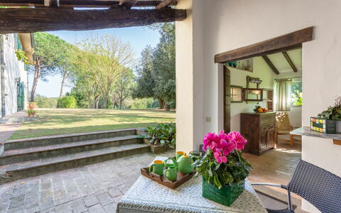 Casa La Rotta: Proprietà, Costruzione, Interior Design, Camera, Casa, Casa, Immobiliare, Pianta, Fiore, Soggiorno