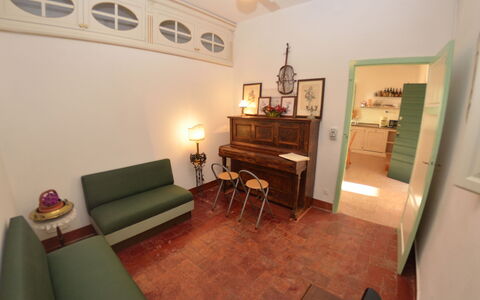 Collina Lagomare: Camera, Proprietà, Costruzione, Mobilia, Casa, Pavimento, Immobiliare, Interior Design, Soggiorno
