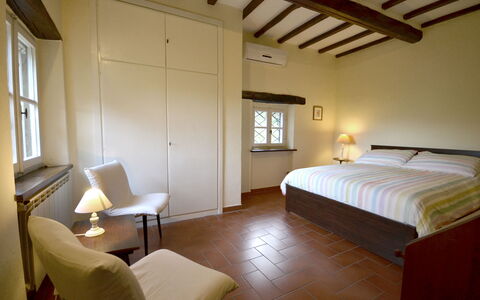 Villa Del Castagno: Camera Da Letto, Camera, Letto, Mobilia, Proprietà, Costruzione, Interior Design, Lenzuolo, Telaio Del Letto, Imbottitura Del Materasso