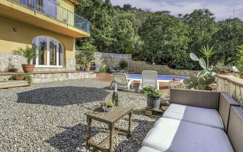 La Teulada: Ricorrere, Piscina, Mobili Da Esterno, Sedia, Vaso Di Fiori, Eco Hotel, Estate, Pianta Della Casa, Flagstone, Terrazza
