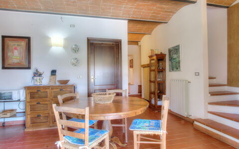 Grosseto 860: Camera, Costruzione, Proprietà, Mobilia, Interior Design, Casa, Pavimento, Tavolo, Soffitto, Sala Da Pranzo