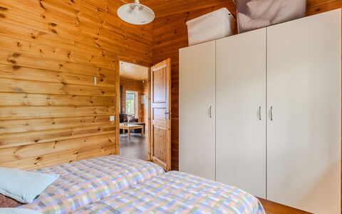 Kainalolahti: Mobilia, Interior Design, Pavimentazione, Pavimento, Legna, Soffitto, Letto, Camera Da Letto, Camera, Illuminazione