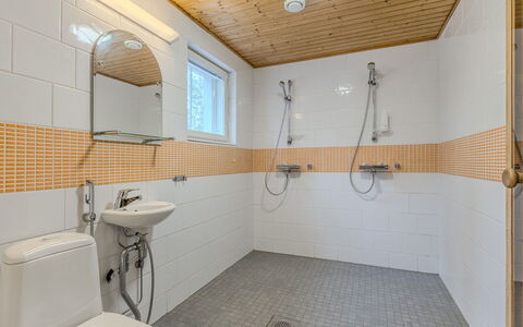 Kainaloranta: Pavimentazione, Idraulico Fixture, Pavimento, Bagno, Soffitto, Interior Design, Idraulico, Piastrella, Rubinetto, Lavello