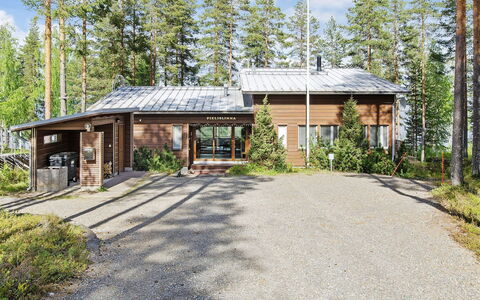 Pielislinna Loma-Koli: Albero, Banca, Casa, Villetta, Lago, Stagno, Foresta, Log Cabin