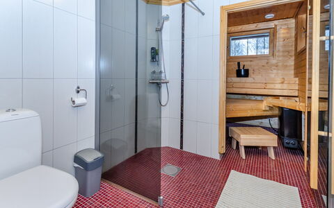 Kolin Mesikämmen: Pavimentazione, Pavimento, Legna, Interior Design, Idraulico Fixture, Soffitto, Bagno, Camera, Idraulico, Lavello