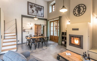 Solengo 201.2: Tavolo, Proprietà, Mobilia, Cornice, Legna, Interior Design, Divano, Pavimentazione, Pavimento, Soggiorno