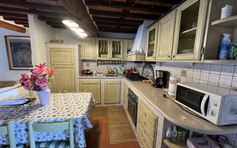 Casa Max: Cabinetry, Mobilia, Tavolo, Controsoffitto, Stufa A Gas, Cucina Stufa, Costruzione, Cucina, Elettrodomestico Da Cucina, Interior Design