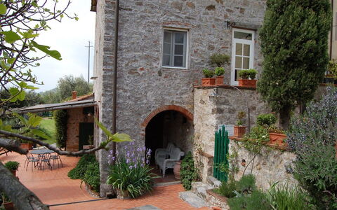 Borgo Bucatra Buonvento: Proprietà, Costruzione, Casa, Immobiliare, Cortile, Cortile, Architettura, Casa, Estate, Giardino