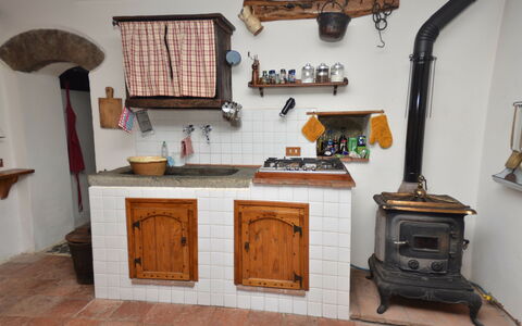 Vignoli: Mobilia, Camera, Proprietà, Legna, Casa, Cucina, Lavorazione Del Legno, Focolare, Interior Design, Pavimento