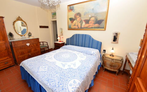 Petra: Camera Da Letto, Letto, Camera, Mobilia, Proprietà, Lenzuolo, Telaio Del Letto, Pavimento, Bedding, Materasso