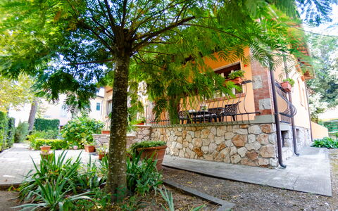 Villa Elisa: Proprietà, Casa, Costruzione, Albero, Immobiliare, Casa, Architettura, Paesaggio, Pianta, Camera