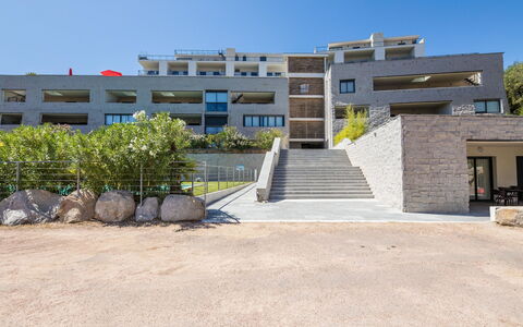 Porto Vecchio 123: Cielo, Costruzione, Pianta, Finestra, Lotto, Urban Design, Shade, Facciata, Le Scale, Paesaggio