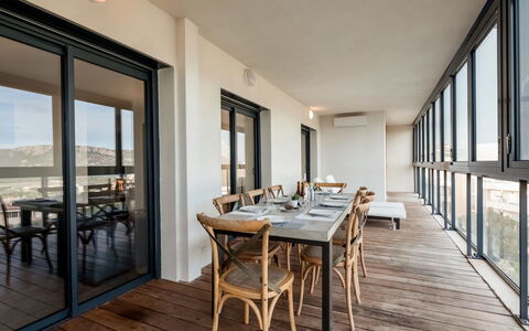 Porto Vecchio 123: Proprietà, Camera, Costruzione, Mobilia, Interior Design, Tavolo, Casa, Sala Da Pranzo, Soffitto, Pavimento