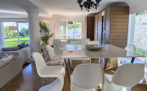Villa Emanuele - Costarainera: Mobilia, Interior Design, Pavimentazione, Pavimento, Sedia, Legna, Tavolo, Soffitto, Cucina & Sala Da Pranzo Tavolo, Sala Da Pranzo