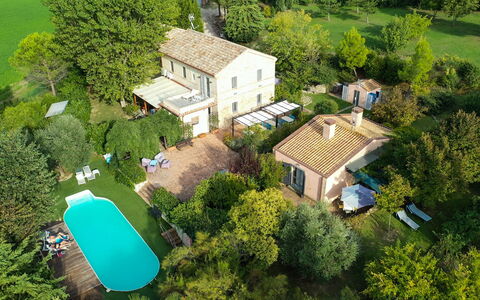 La Villa Di Ostra: Proprietà, Fotografia Aerea, Casa, Visione Globale, Paesaggio Naturale, Casa, Immobiliare, Estate, Costruzione, Zona Residenziale