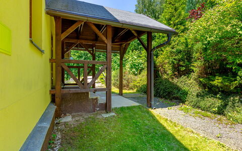 Albrechtice: Pianta, Verde, Shade, Albero, Lotto, Giallo, Erba, Costruzione, Villetta, Zona Residenziale
