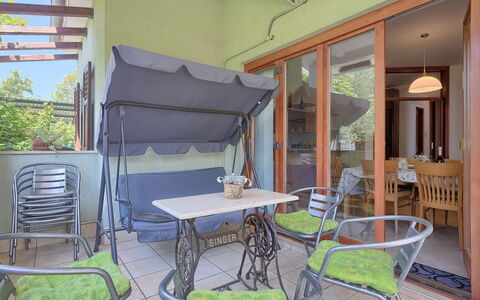 Corina: Proprietà, Camera, Interior Design, Mobilia, Costruzione, Immobiliare, Casa, Portico, Casa, Tavolo