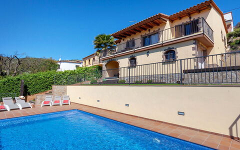 Alba: Piscina, Proprietà, Costruzione, Immobiliare, Casa, Tempo Libero, Centro Ricreativo, Appartamento, Villa, Casa