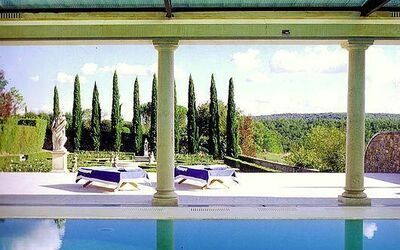Terrazza e Libreria: Proprietà, Casa, Albero, Piscina, Costruzione, Casa, Camera, Ricorrere, Immobiliare, Vacanza