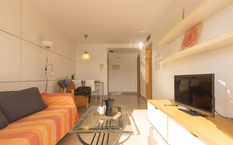 Cambrils 403: Soggiorno, Camera, Proprietà, Interior Design, Mobilia, Costruzione, Giallo, Immobiliare, Soffitto, Casa