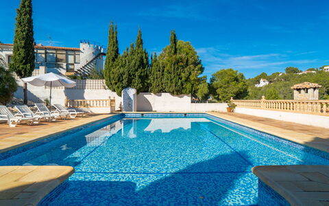 Sunshine: Acqua, Cielo, Pianta, Piscina, Blu, Azzurro, Albero, Costruzione, Corpo D'Acqua, Rettangolo