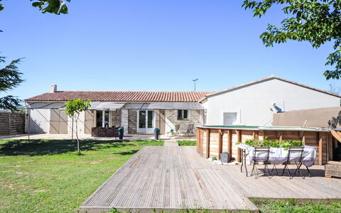 L' Amandier: Cielo, Proprietà, Pianta, Costruzione, Finestra, Lotto, Albero, Casa, Porta, Erba