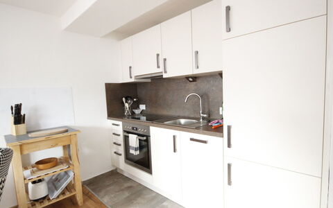 Pians 115: Camera, Proprietà, Mobilia, Cucina, Interior Design, Cabinetry, Costruzione, Casa, Controsoffitto, Pavimento
