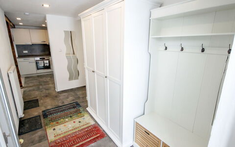 Pians 115: Camera, Proprietà, Pavimento, Casa, Parete, Costruzione, Immobiliare, Mobilia, Interior Design, Soffitto