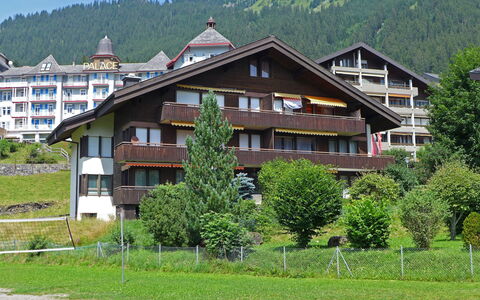 Rustica Apt. M: Costruzione, Pianta, Montagna, Cielo, Finestra, Albero, Paesaggio Naturale, Casa, Lotto, Villetta