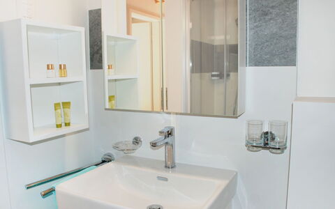 Cà dal Non: Bagno, Camera, Proprietà, Rubinetto, Interior Design, Mobiletto Del Bagno, Lavello, Bagno Accessorio, Piastrella, Idraulico Fixture