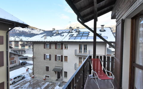 San Anton: Cielo, Costruzione, Finestra, Nube, Legna, Neve, Casa, Immobiliare, Urban Design, Tetto
