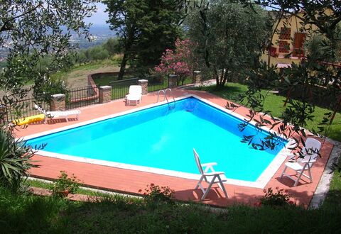 Aurora: Piscina, Proprietà, Tempo Libero, Erba, Casa, Immobiliare, Backyard, Rettangolo, Costruzione, Cortile