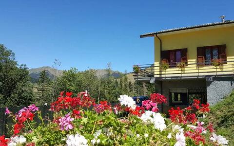 Ai Cuori: Fiore, Catena Montuosa, Giardino, Primavera, Hill Station, Valle, Landscaping, Cortile, Alpi