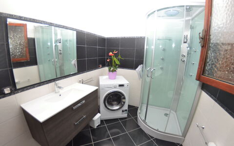 Ai Cuori: Bagno, Proprietà, Camera, Interior Design, Architettura, Gabinetto, Immobiliare, Idraulico Fixture, Costruzione, Casa