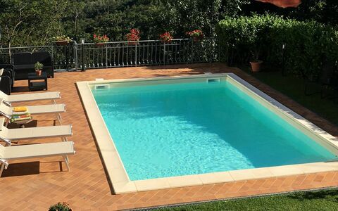 Borgo Di Zacco: Piscina, Proprietà, Erba, Casa, Tempo Libero, Immobiliare, Backyard, Vacanza, Casa, Rettangolo