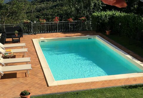 Borgo Di Zacco: Piscina, Proprietà, Erba, Casa, Tempo Libero, Immobiliare, Backyard, Vacanza, Casa, Rettangolo