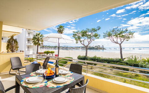 Vista al Mar: Proprietà, Immobiliare, Camera, Costruzione, Interior Design, Casa, Casa, Vacanza, Mobilia, Condominio