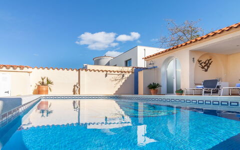 Bonica: Piscina, Proprietà, Costruzione, Ricorrere, Casa, Immobiliare, Centro Ricreativo, Tempo Libero, Vacanza, Architettura