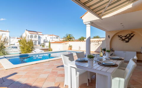 Bonica: Proprietà, Costruzione, Immobiliare, Casa, Camera, Appartamento, Piscina, Vacanza, Estate, Villa