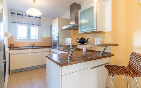 Bonica: Controsoffitto, Camera, Mobilia, Proprietà, Cucina, Cabinetry, Interior Design, Costruzione, Pavimento, Immobiliare