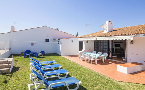Villa Jacaranda V3: Proprietà, Casa, Costruzione, Immobiliare, Casa, Vacanza, Backyard, Ricorrere, Villa, Camera