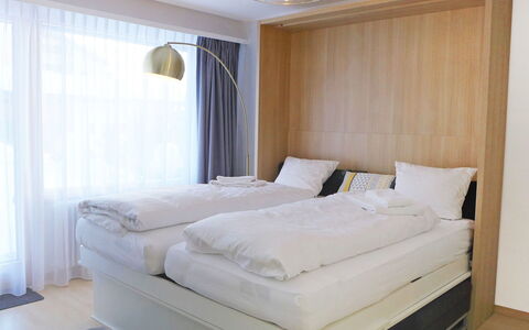 Le Mans: Camera Da Letto, Mobilia, Letto, Materasso, Camera, Proprietà, Lenzuolo, Telaio Del Letto, Bedding, Interior Design