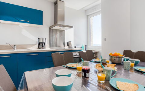 Roch Maria: Camera, Proprietà, Turchese, Blu, Interior Design, Mobilia, Giallo, Azzurro, Costruzione, Casa