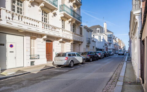 Dinard 189: Auto, Ruota, Costruzione, Cielo, Veicolo, Finestra, Manto Stradale, Infrastruttura