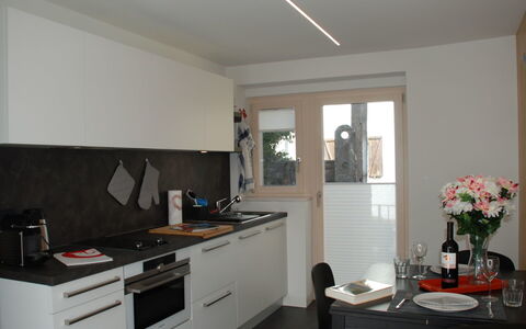 Rossella: Camera, Proprietà, Mobilia, Cucina, Costruzione, Casa, Interior Design, Cabinetry, Pavimento, Architettura