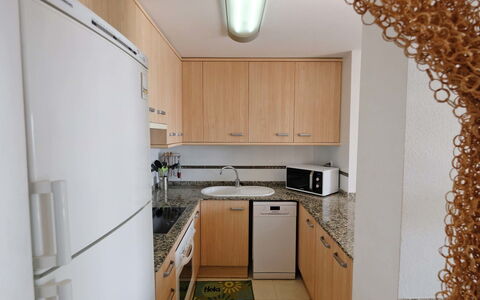 Ona de Mar: Proprietà, Camera, Mobilia, Costruzione, Interior Design, Cabinetry, Soffitto, Pavimento, Casa, Architettura
