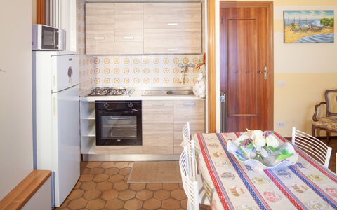 Eveten Apartments - Diano Marina: Camera, Proprietà, Mobilia, Costruzione, Cucina, Interior Design, Cabinetry, Casa, Pavimento, Immobiliare