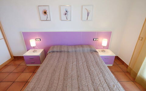 Playasol 1: Pavimento, Camera, Pavimento In Legno, Proprietà, Latifoglie, Pavimento Laminato, Mobilia, Interior Design, Legna, Pavimentazione
